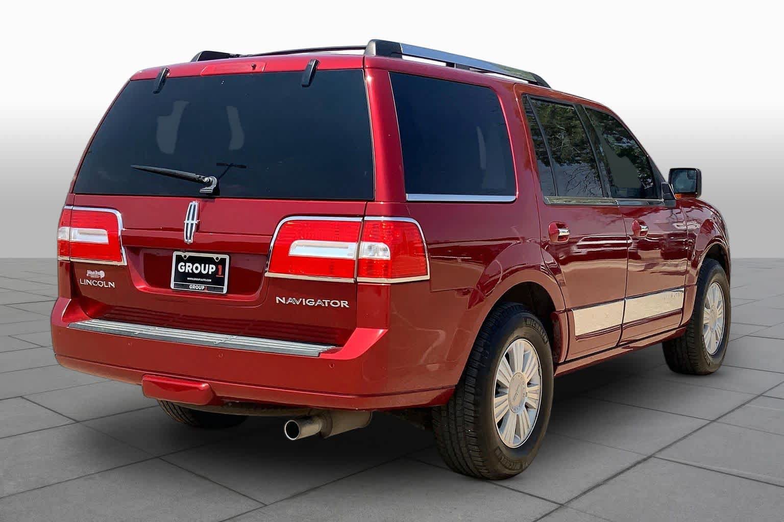 Used 2013 Lincoln Navigator 2WD w/ HD Trailer Tow Pkg image 12
