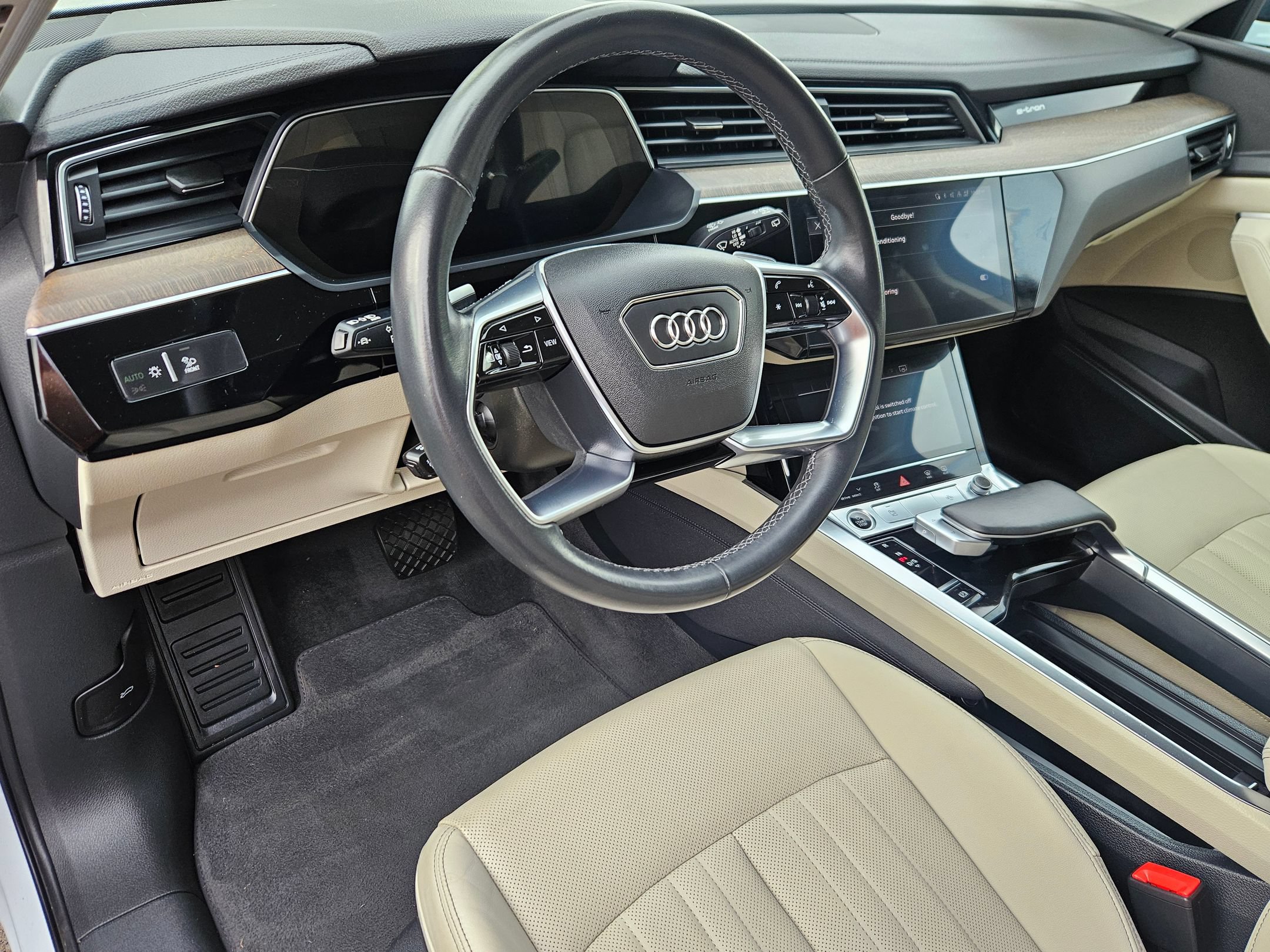 Used 2024 Audi Q8 e-tron Premium Plus w/ Premium Plus Package AWD/4WD image 7