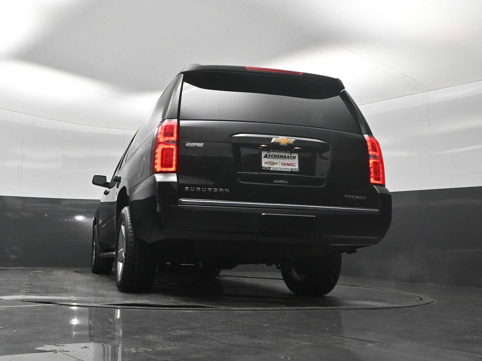 Used 2019 Chevrolet Suburban Premier AWD/4WD image 23