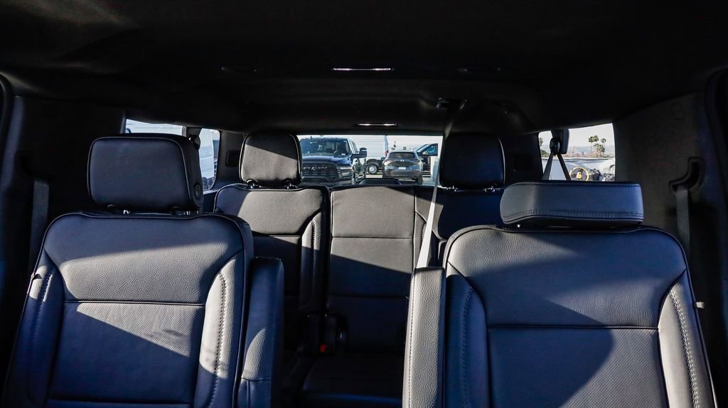 Used 2025 GMC Yukon XL Denali AWD/4WD image 27