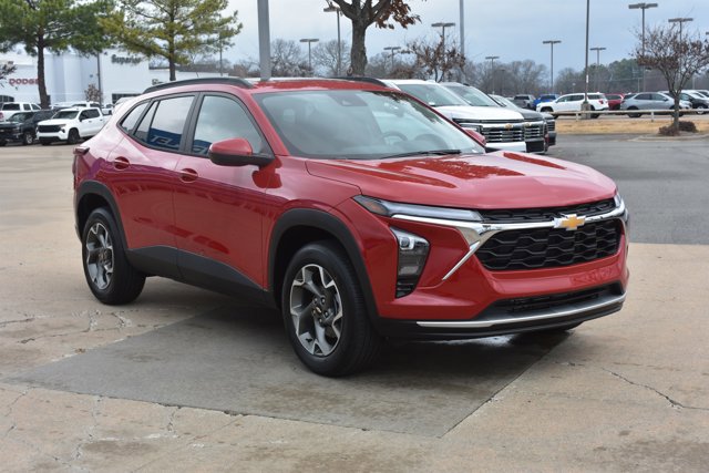 New 2026 Chevrolet Trax LT w/ Sunroof Package image 3