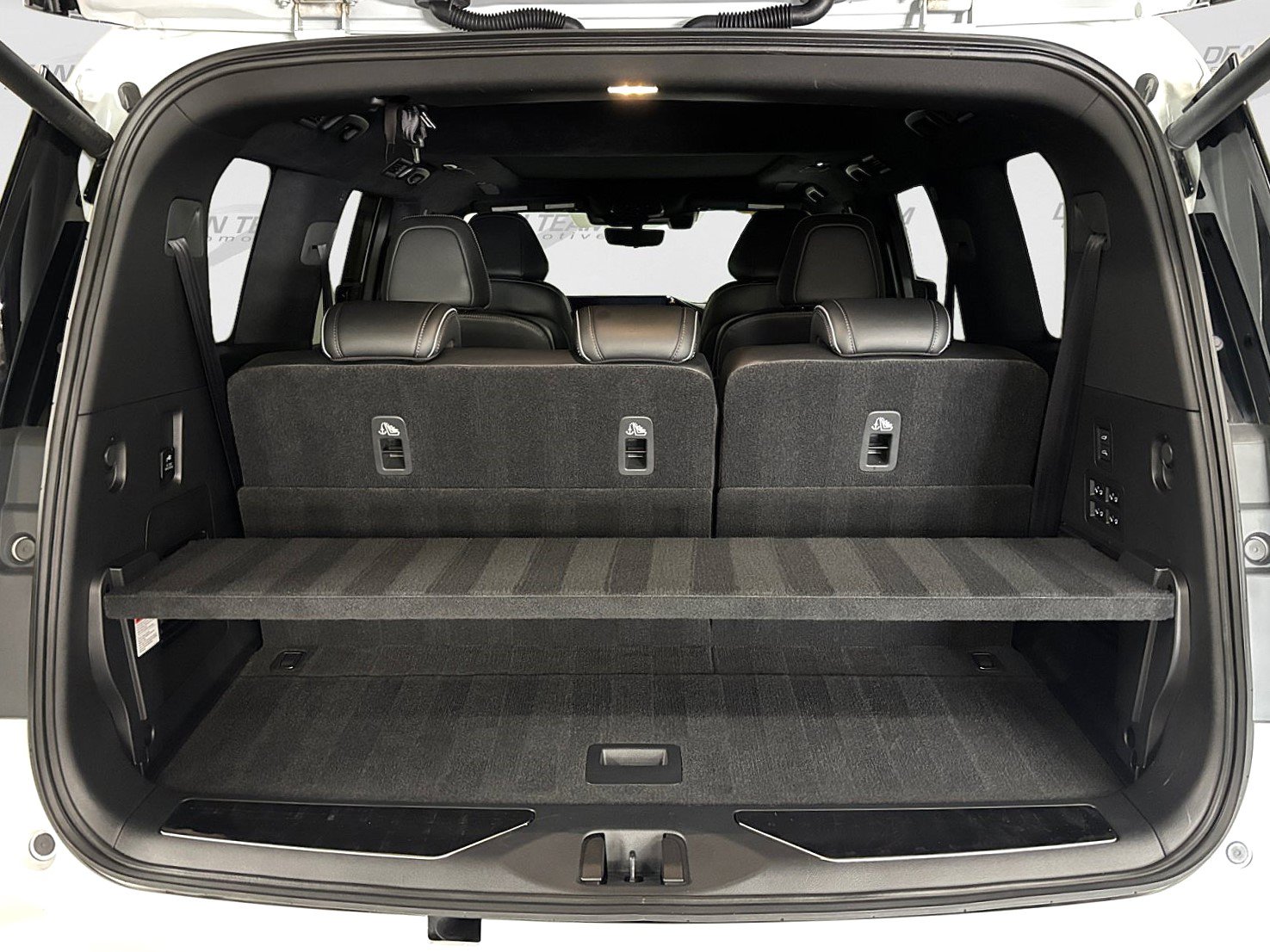 Used 2026 INFINITI QX80 Autograph w/ Premium Cargo Package AWD/4WD image 17