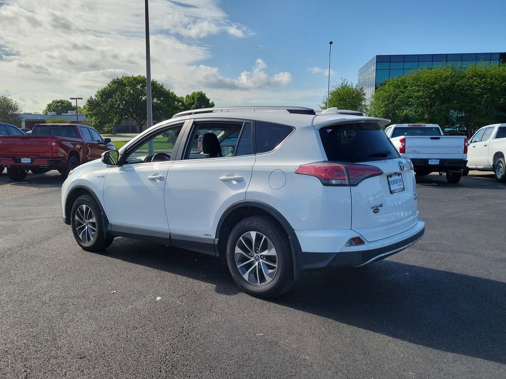 Used 2017 Toyota RAV4 XLE w/ All Weather Liner Package AWD/4WD image 4