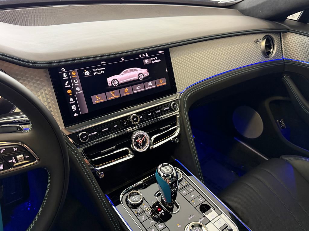 Used 2024 Bentley Flying Spur V8 AWD/4WD image 18