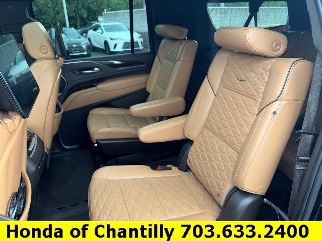 Used 2021 Cadillac Escalade ESV Sport AWD/4WD image 31