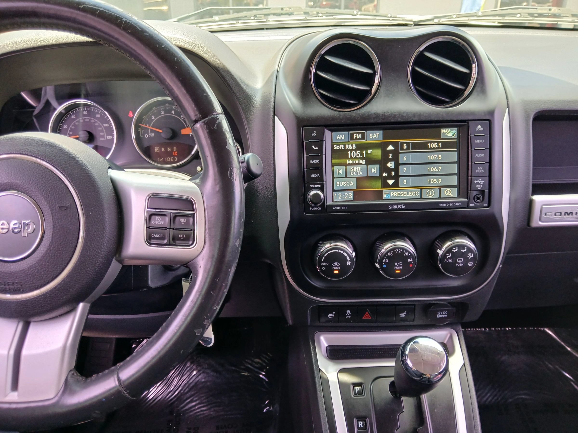 Used 2015 Jeep Compass Limited FWD image 11