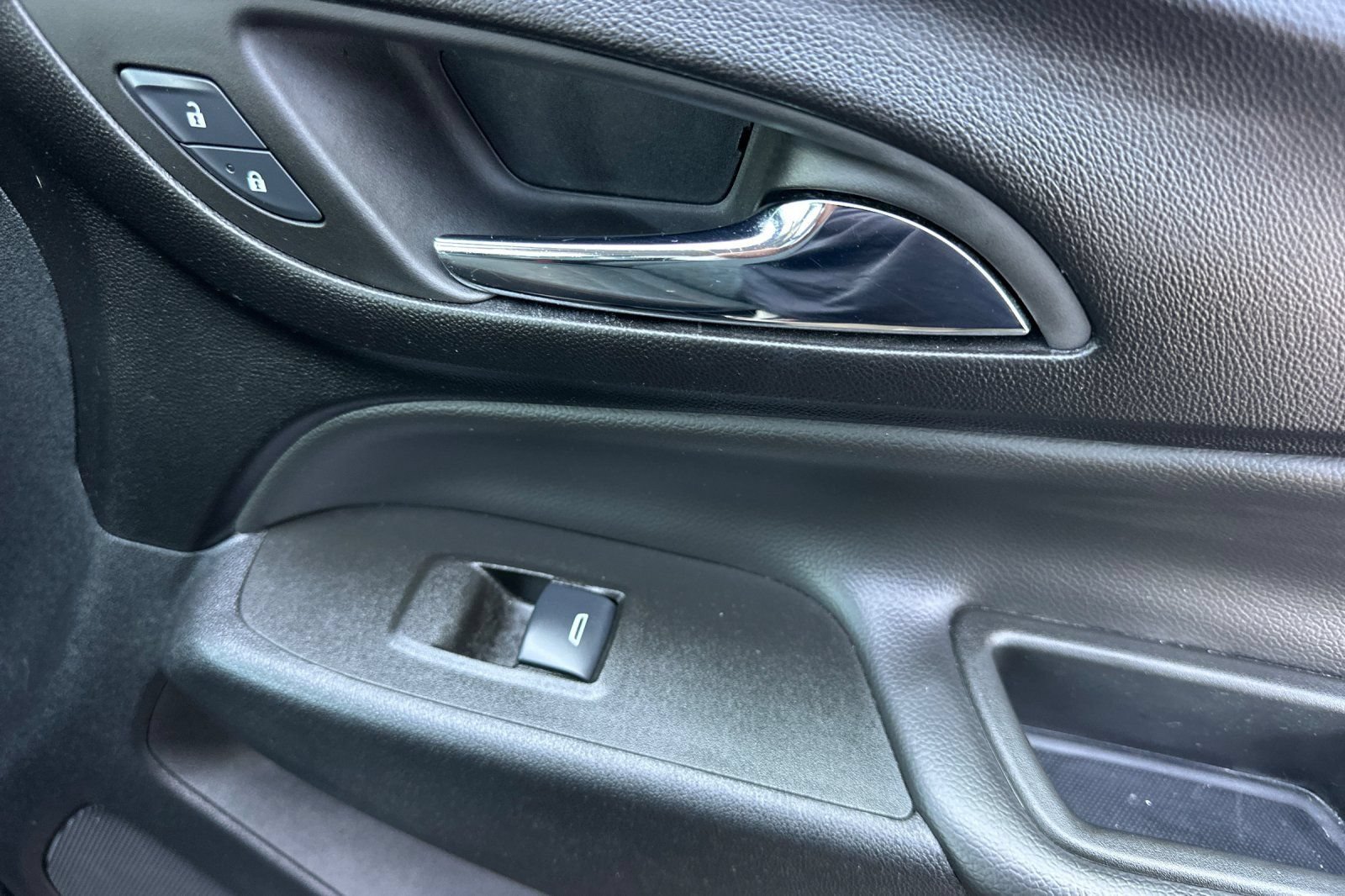 Used 2024 Chevrolet Equinox LT FWD image 22