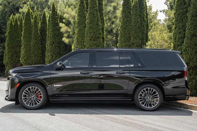 Used 2024 Cadillac Escalade ESV V w/ LPO, Floor Liner Package AWD/4WD image 10