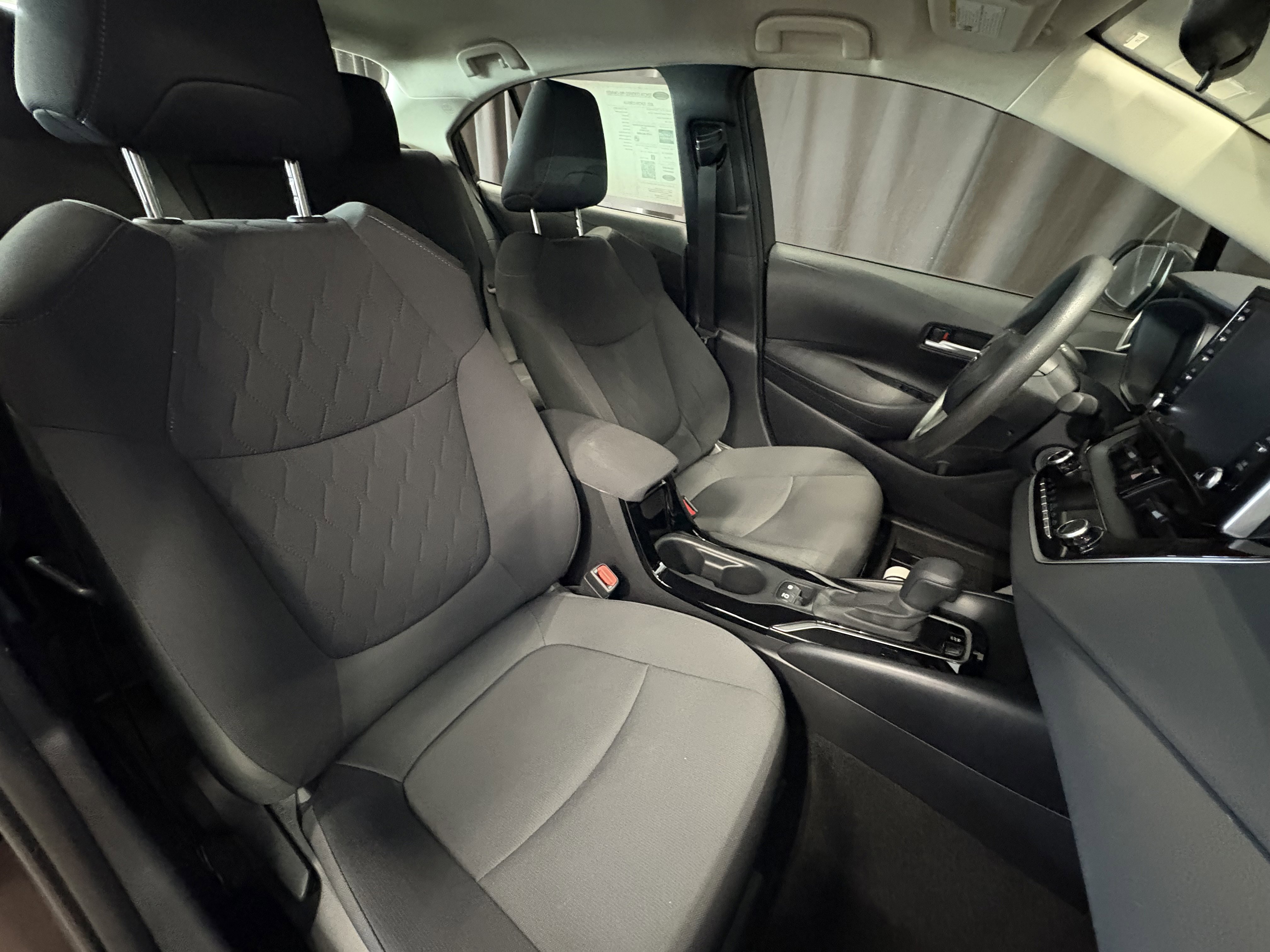 Used 2021 Toyota Corolla LE FWD image 36