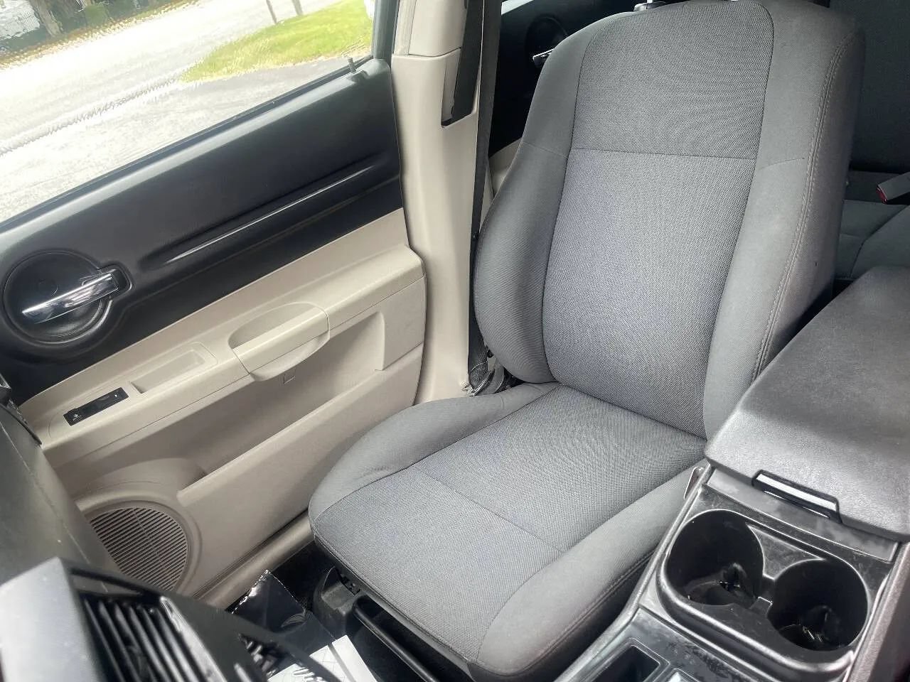Used 2006 Dodge Magnum SE RWD image 16