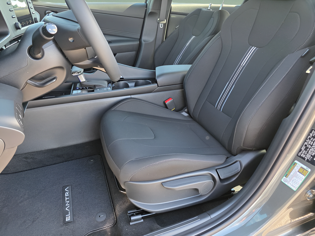 New 2026 Hyundai Elantra SEL Sport Premium FWD image 13