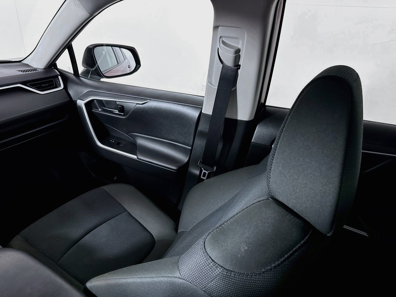 Certified 2025 Toyota RAV4 LE AWD/4WD image 22
