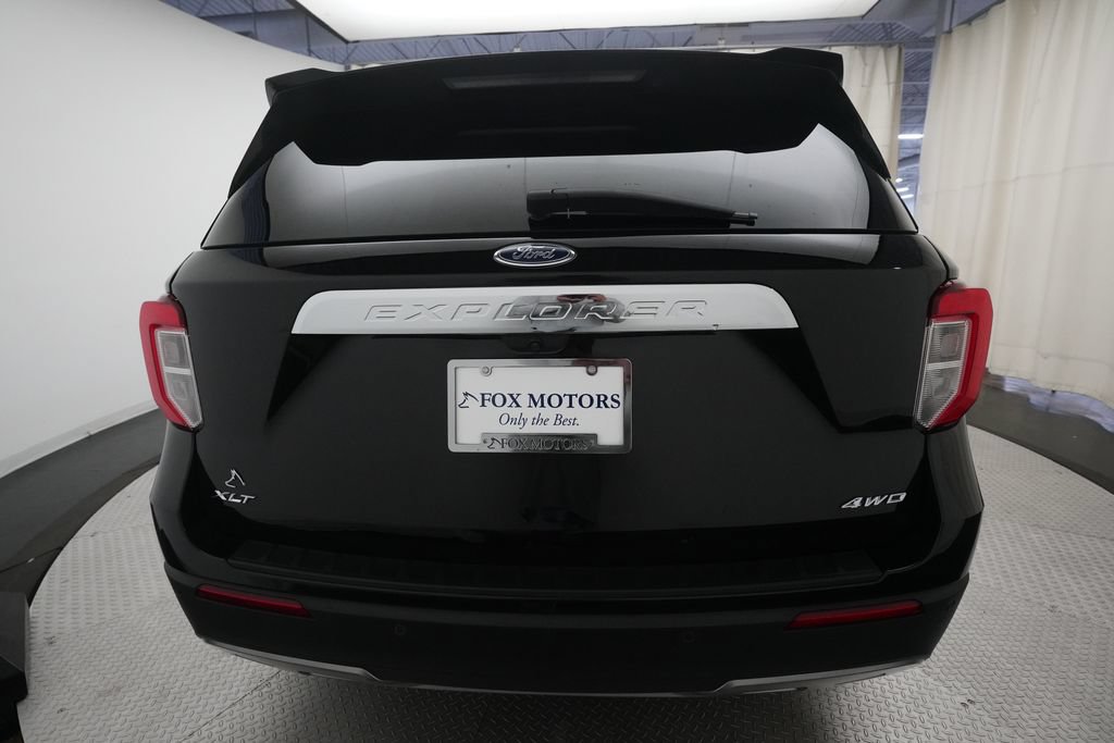Used 2023 Ford Explorer XLT w/ Equipment Group 202A AWD/4WD image 27