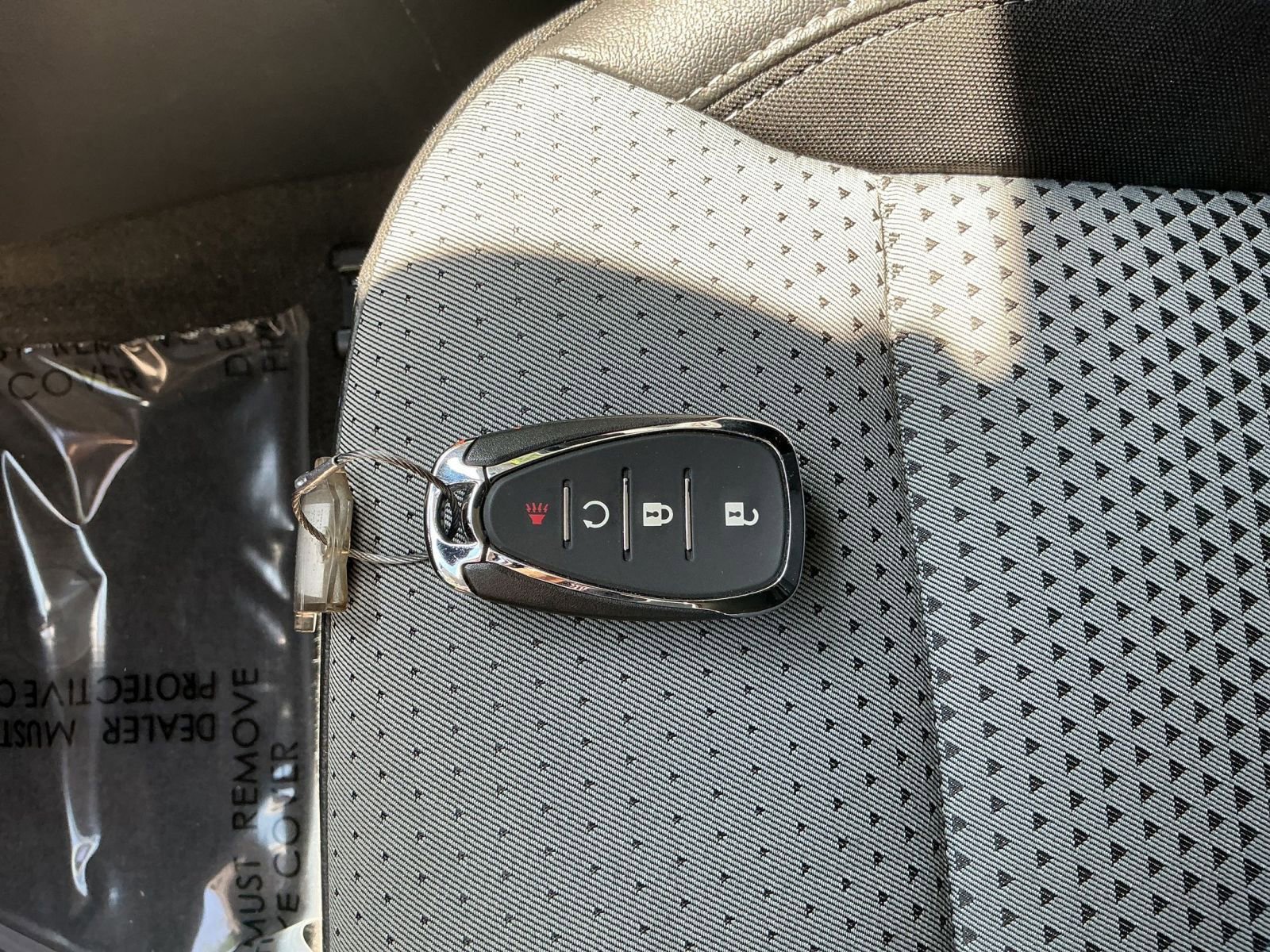 Used 2025 Chevrolet Trax LT FWD image 18