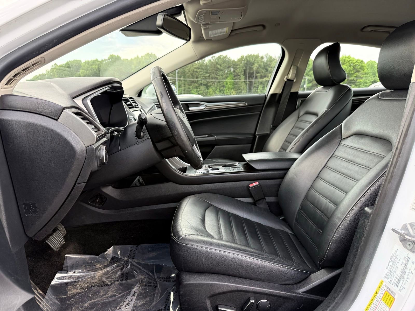 Used 2018 Ford Fusion SE w/ Equipment Group 602A FWD image 14
