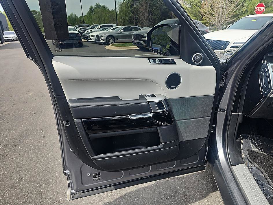 Used 2020 Land Rover Range Rover Sport SVR AWD/4WD image 11