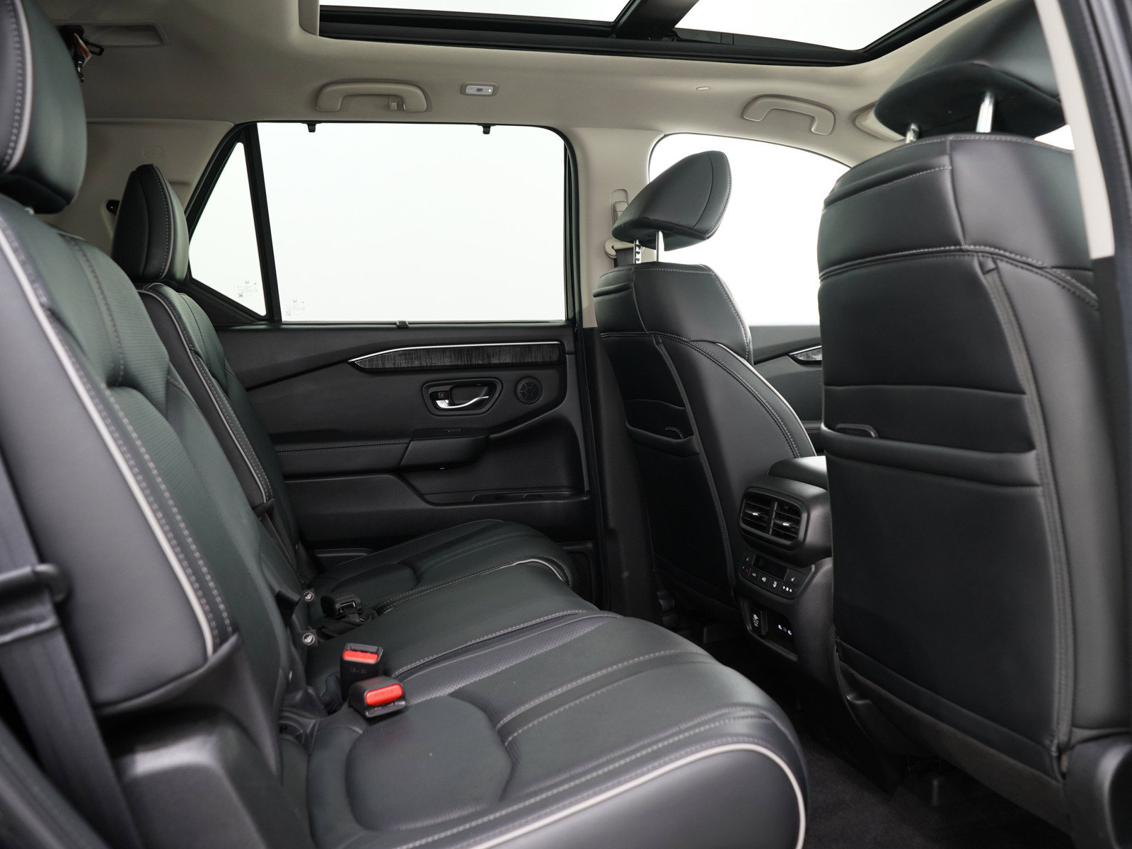 Used 2024 Honda Pilot Elite image 13