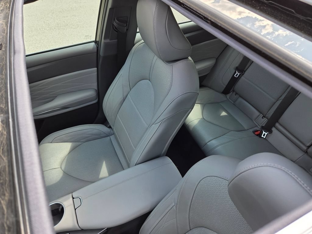 Used 2020 Toyota Avalon Limited w/ Advanced Safety Package FWD image 9