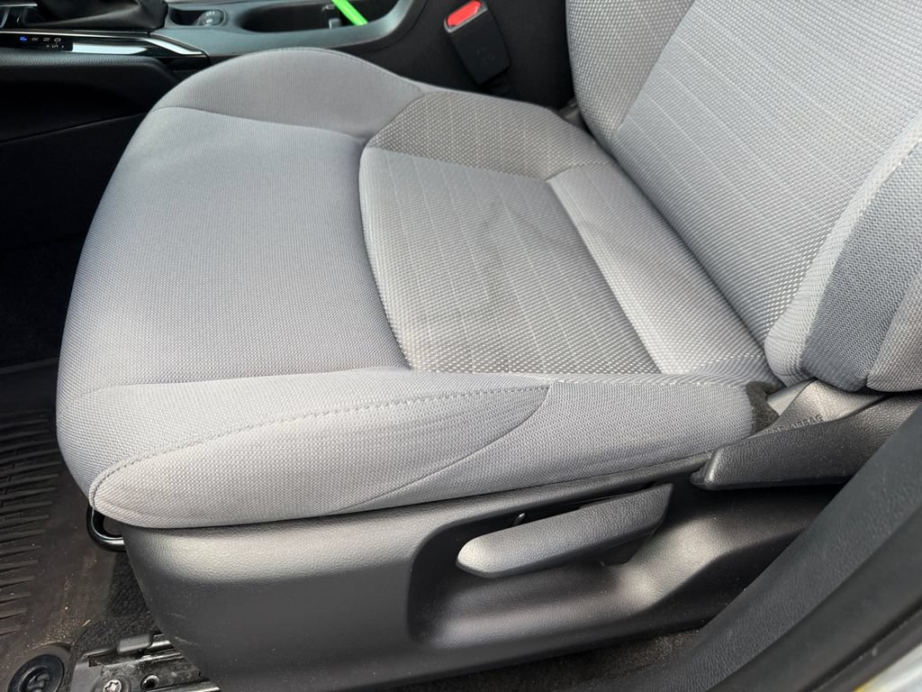 Used 2023 Toyota Corolla Cross AWD Hybrid w/ Moonroof Package image 21