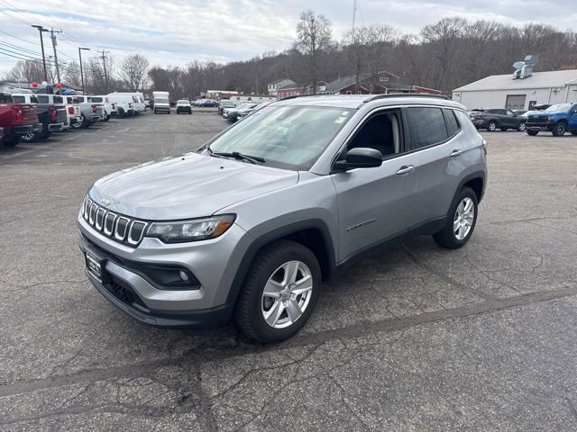 Used 2022 Jeep Compass Latitude w/ Convenience Group AWD/4WD image 4