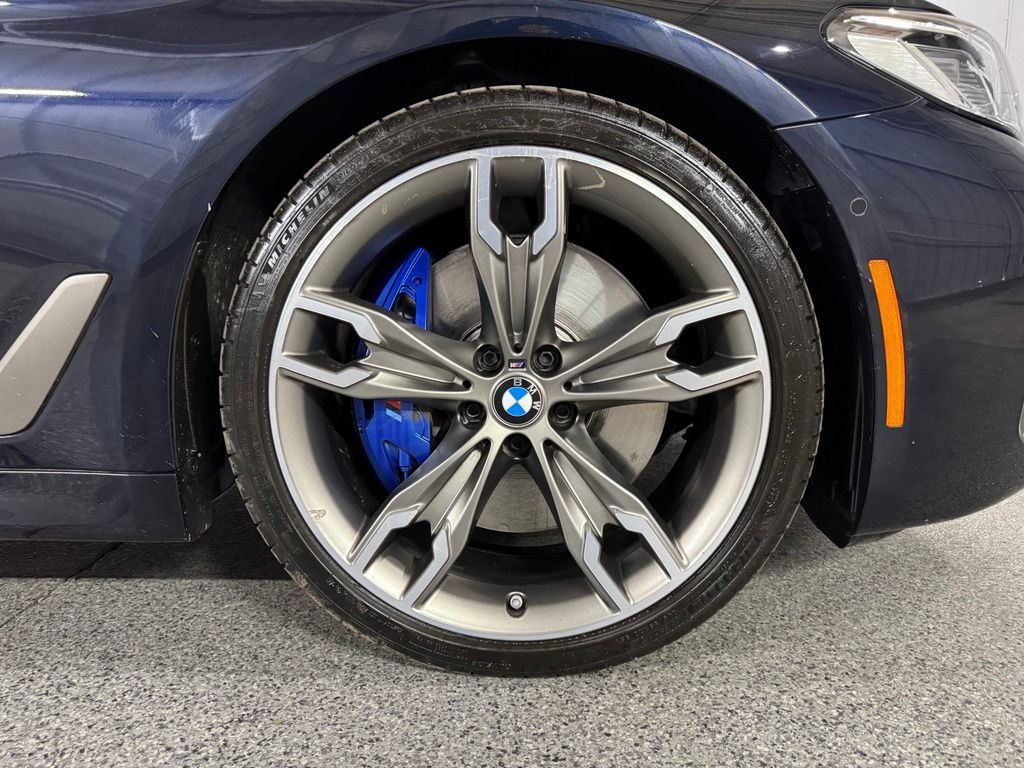 Used 2023 BMW M550i xDrive AWD/4WD image 3