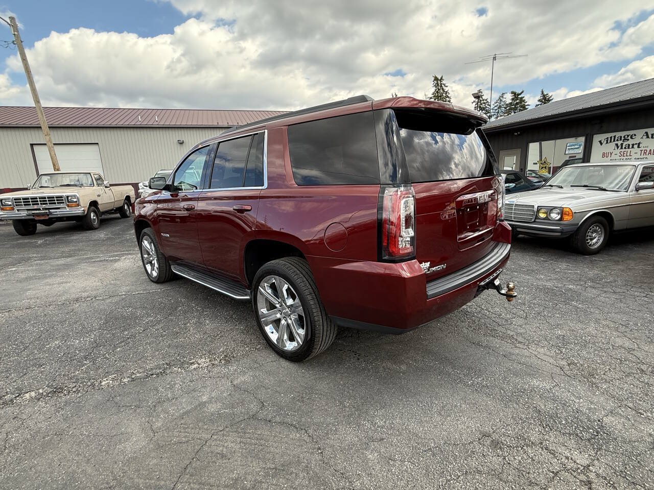 Used 2019 GMC Yukon SLE w/ Convenience Package AWD/4WD image 3
