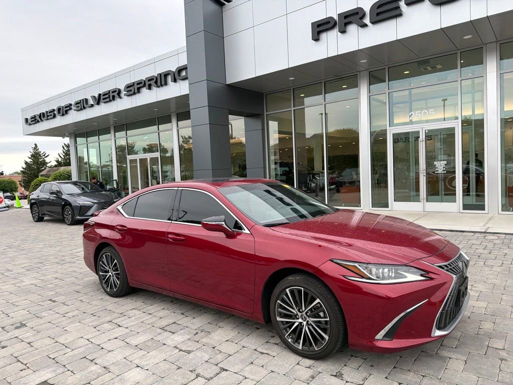 Used 2025 Lexus ES 300h w/ Premium Package FWD image 4