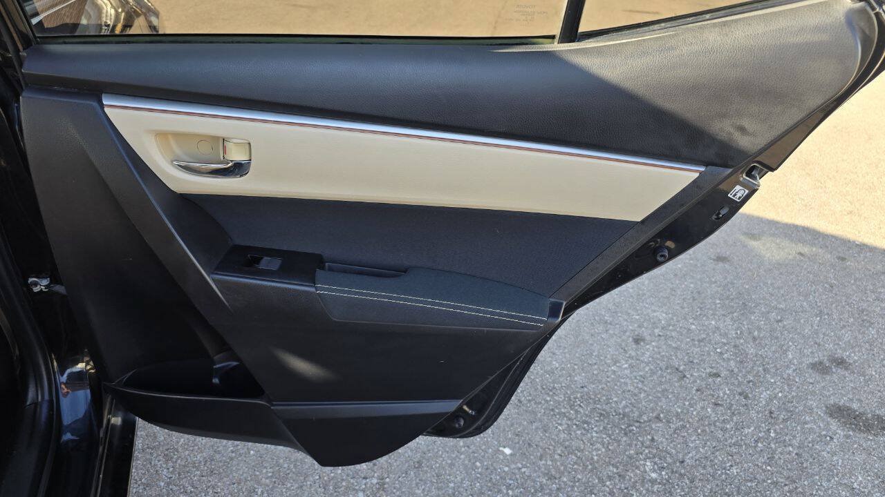 Used 2015 Toyota Corolla LE FWD image 31