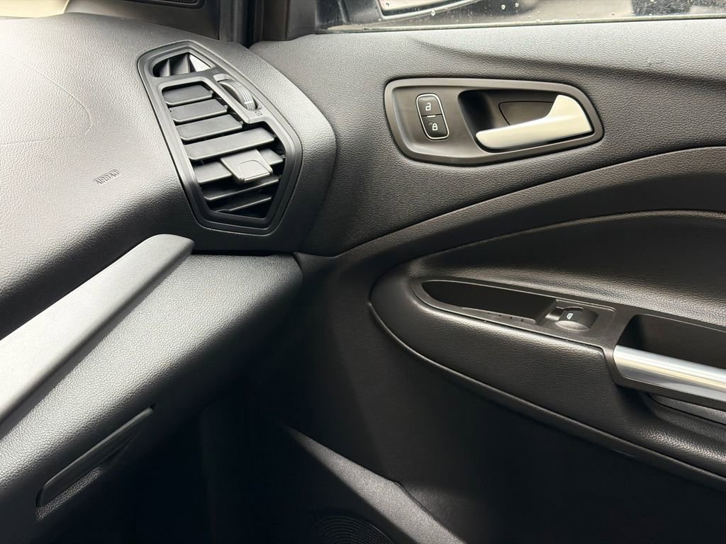 Used 2018 Ford Escape SE w/ SE Sync 3 Package image 30