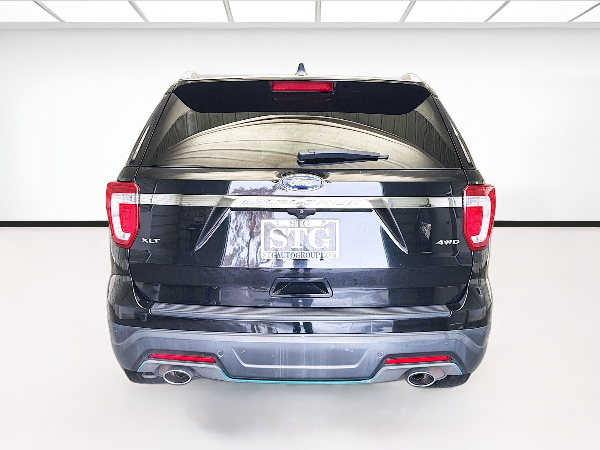 Used 2018 Ford Explorer XLT image 5