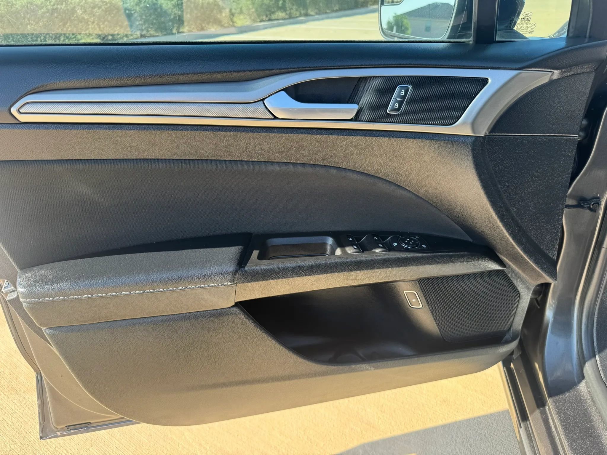 Used 2018 Ford Fusion SE image 28