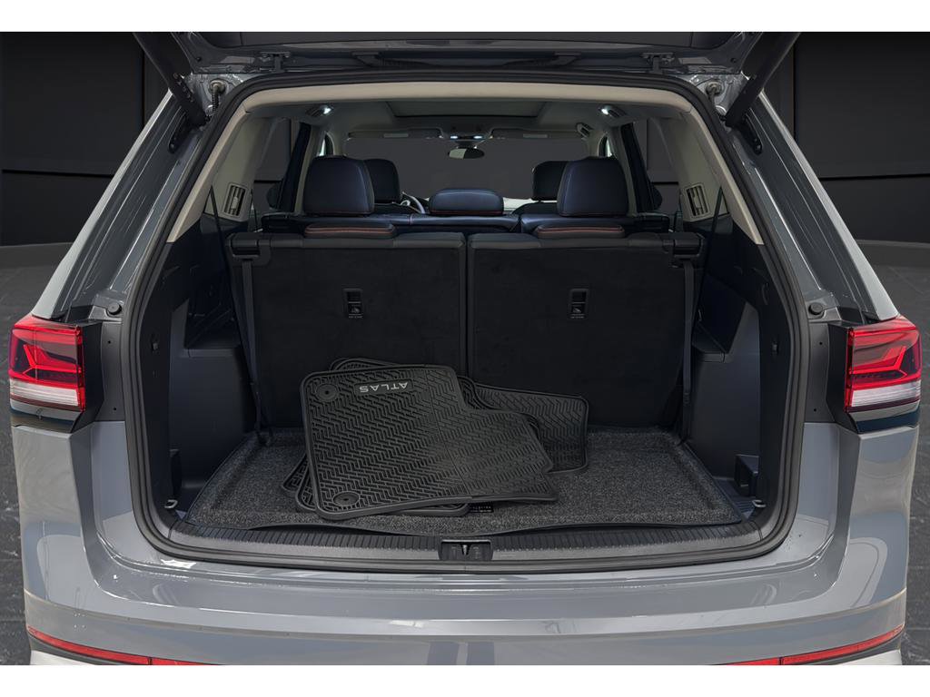 Used 2025 Volkswagen Atlas Peak Edition SE image 27