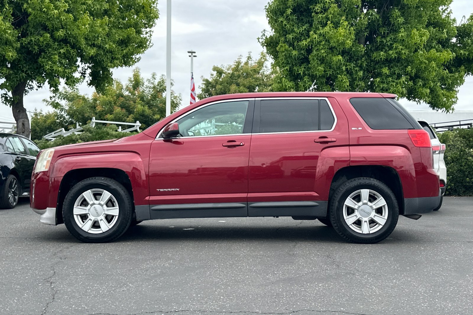 Used 2010 GMC Terrain SLE FWD image 7