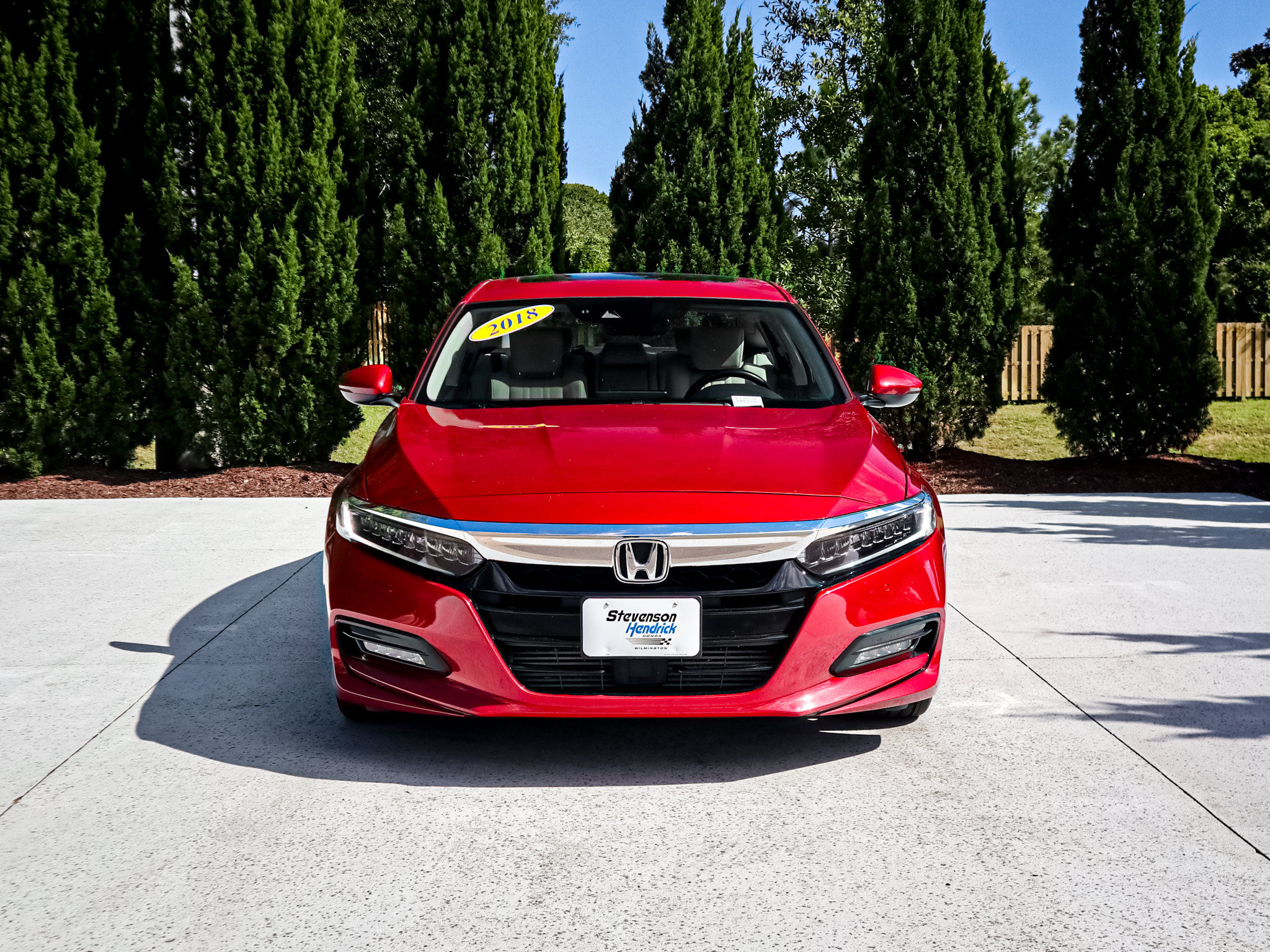 Used 2018 Honda Accord Touring image 3