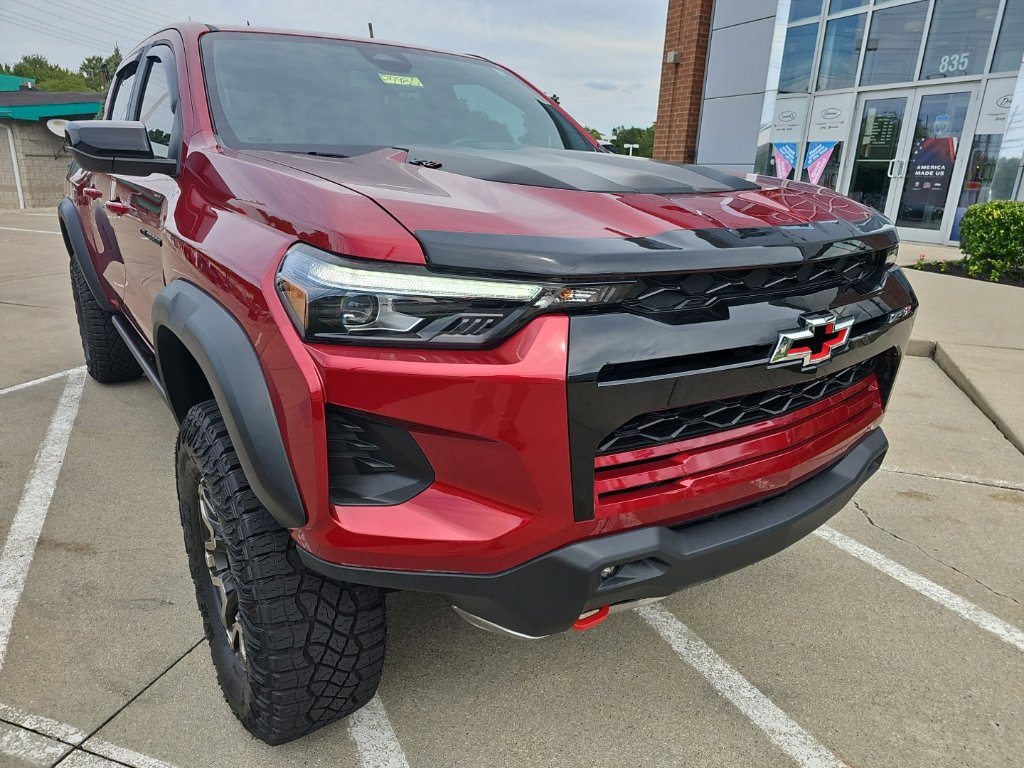 Used 2024 Chevrolet Colorado ZR2 AWD/4WD image 5