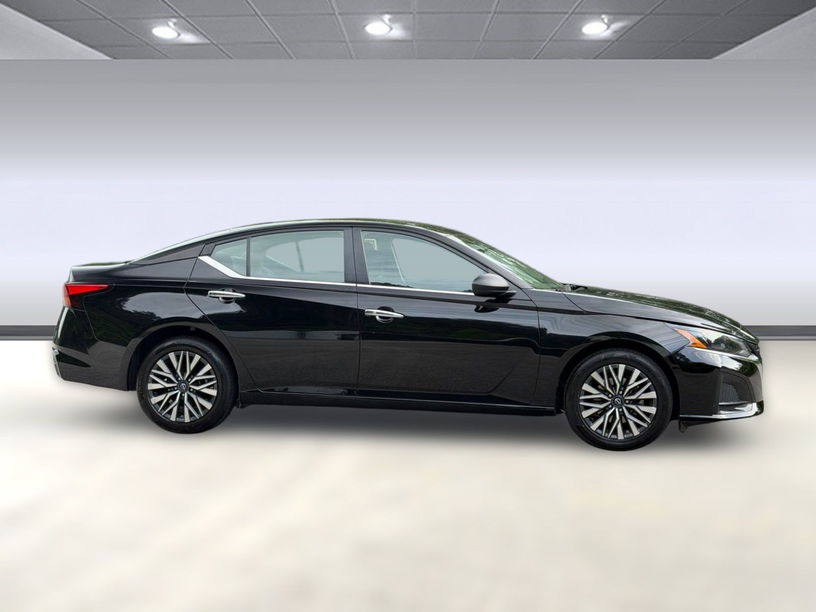 Used 2024 Nissan Altima 2.5 SV AWD/4WD image 8