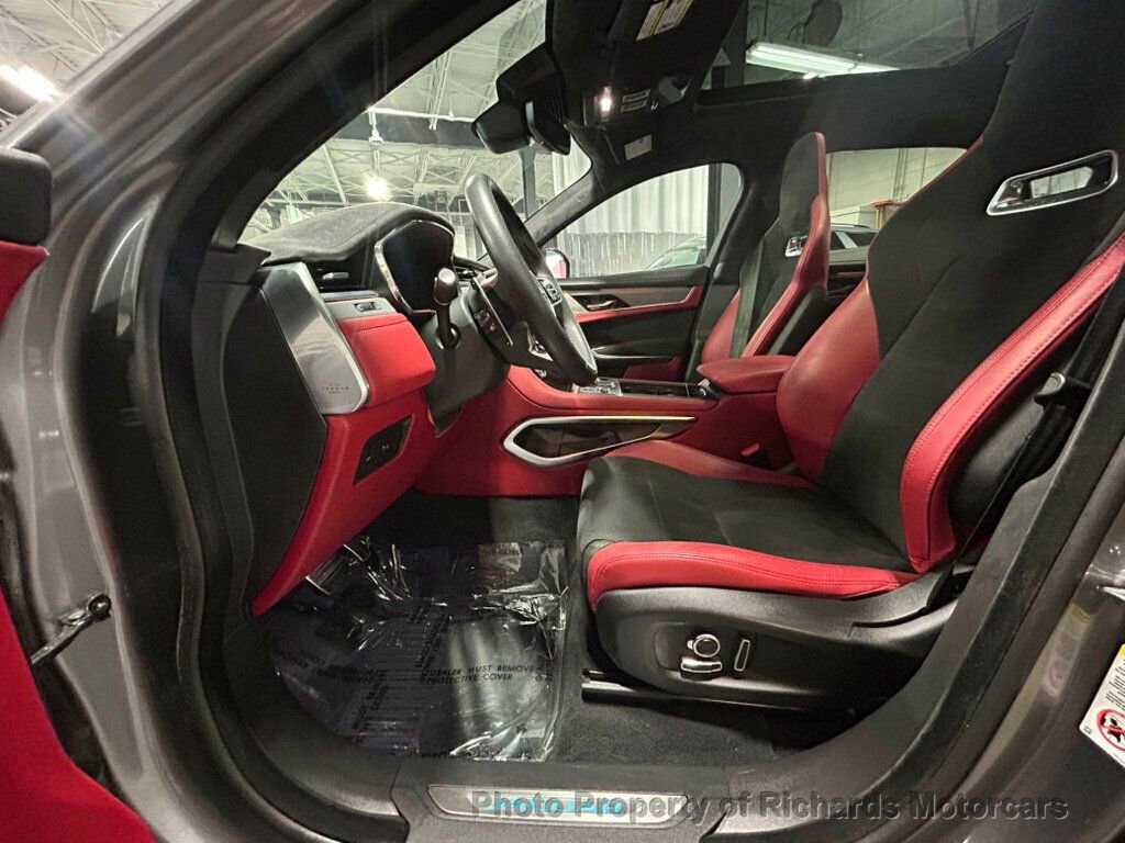 Used 2024 Jaguar F-PACE SVR image 19