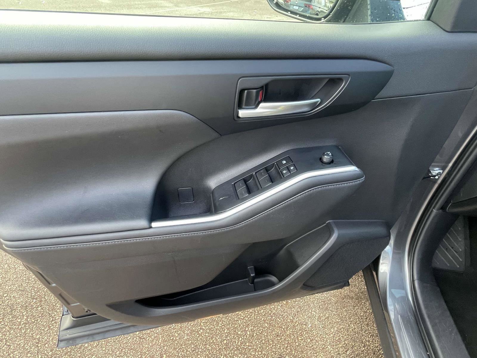 Used 2024 Toyota Highlander XSE image 15