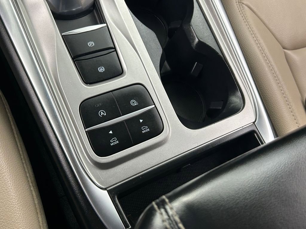 Used 2021 Ford Explorer XLT w/ Equipment Group 202A image 25