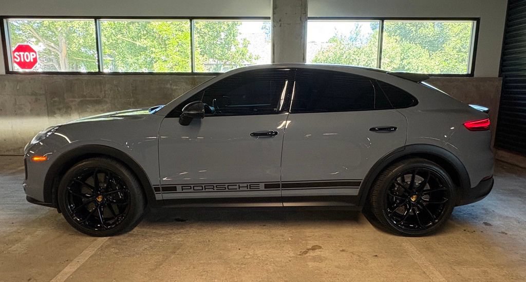 Used 2023 Porsche Cayenne Turbo GT AWD/4WD image 2