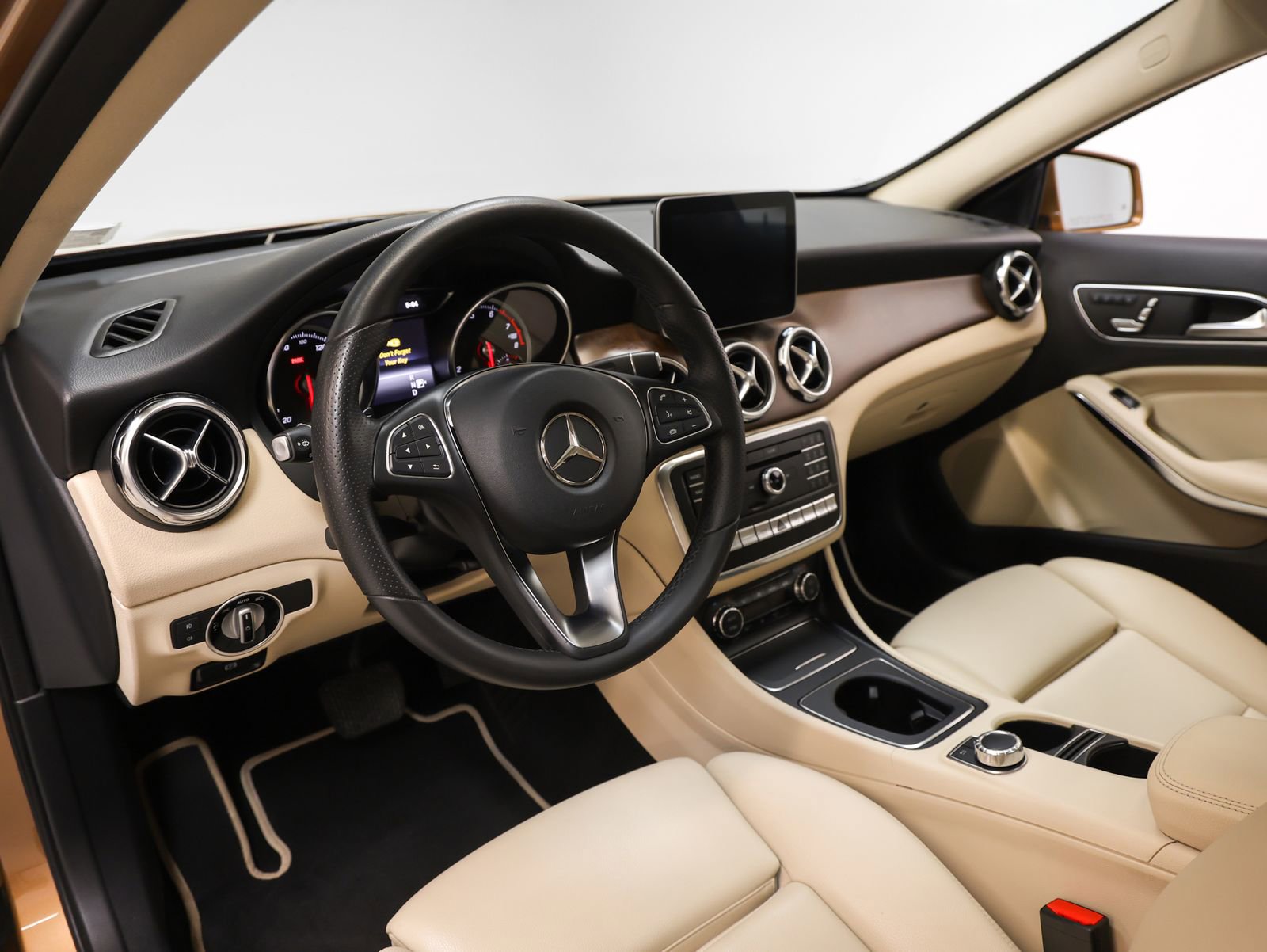 Used 2018 Mercedes-Benz GLA 250 4MATIC image 4
