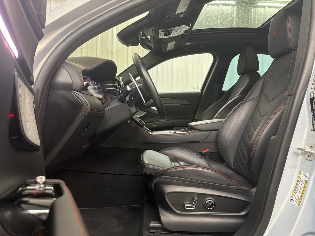 Used 2023 Maserati Grecale Trofeo image 9