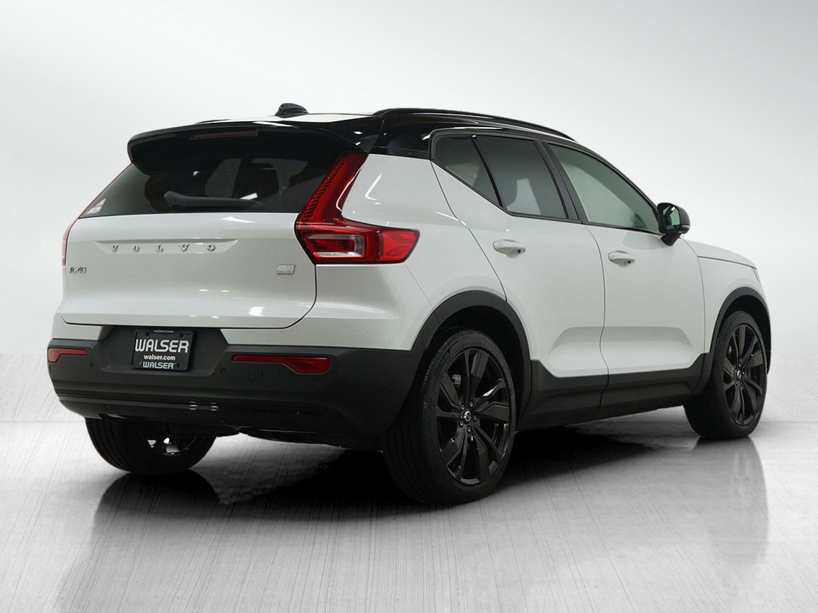 Used 2021 Volvo XC40 P8 Recharge w/ Advanced Package image 5