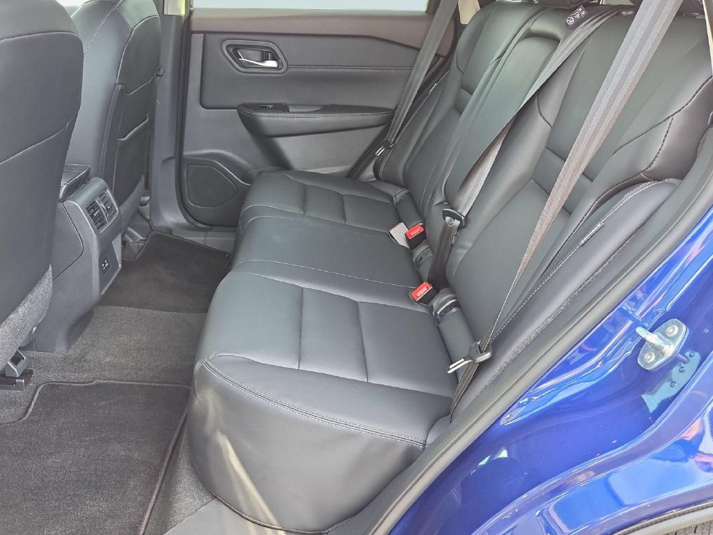 Used 2023 Nissan Rogue SL AWD/4WD image 28