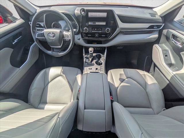 Used 2023 Toyota Highlander XLE image 18