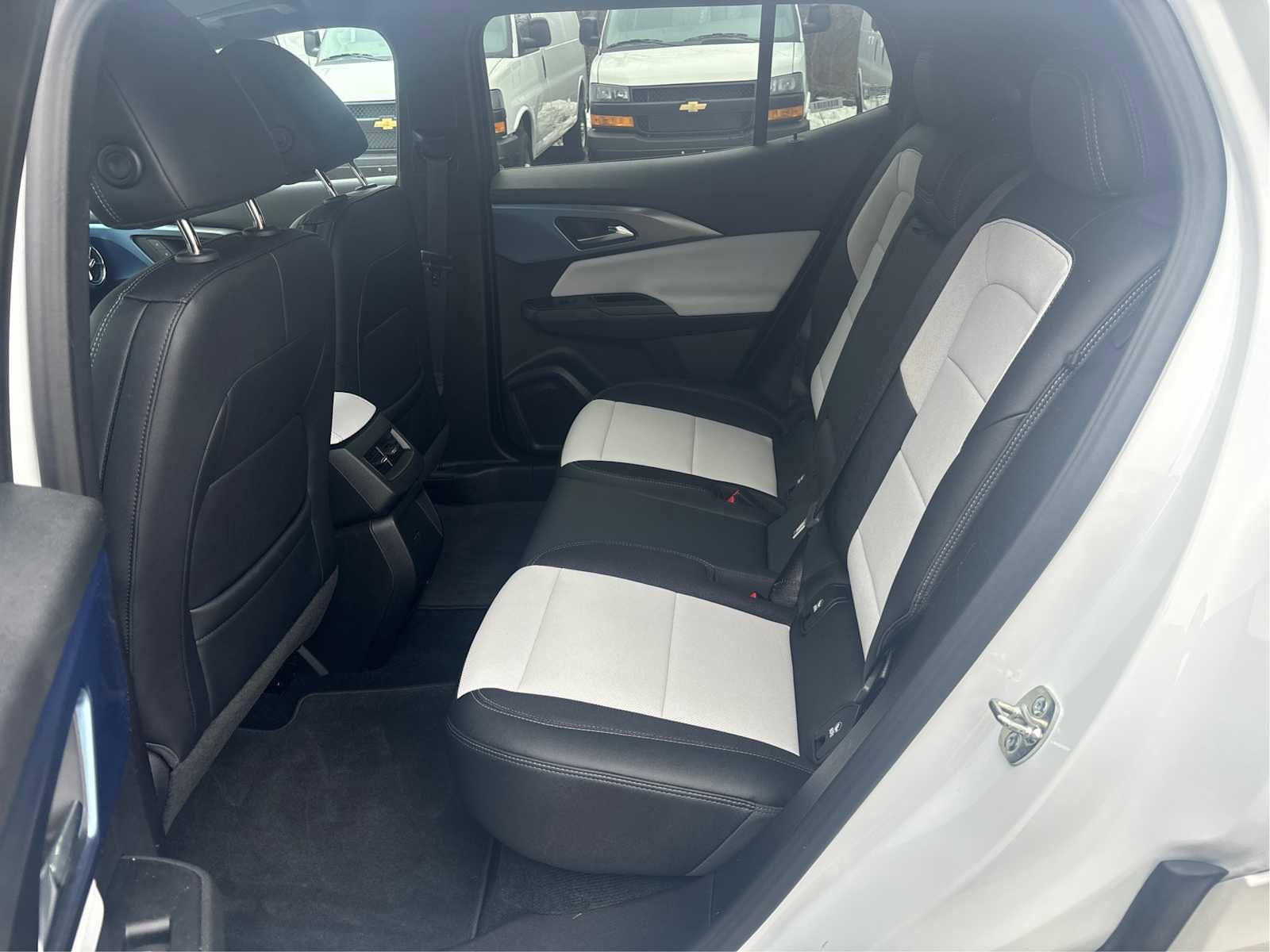 Certified 2025 Chevrolet Equinox EV LT image 11