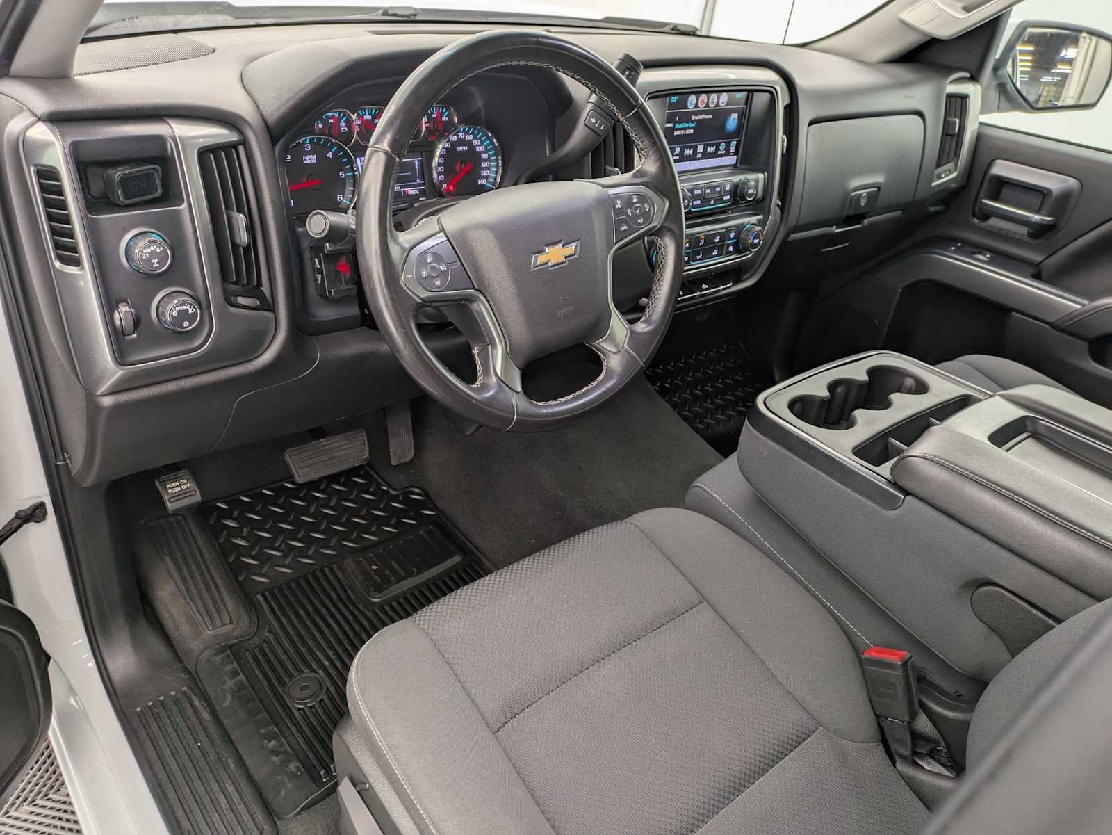 Used 2019 Chevrolet Silverado 1500 LT AWD/4WD image 2