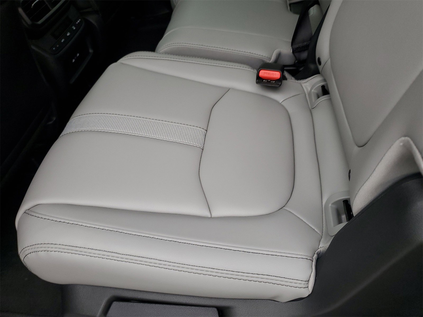 Used 2025 Honda Pilot EX-L image 15