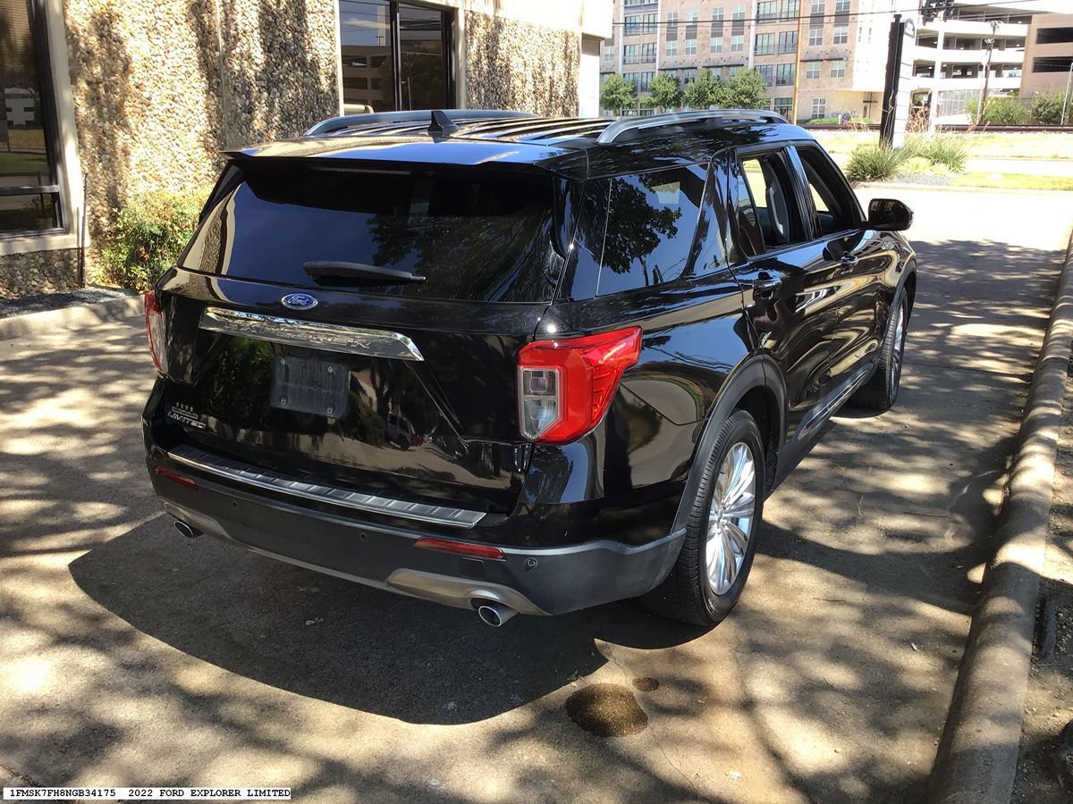 Used 2022 Ford Explorer Limited w/ Equipment Group 301A RWD image 5
