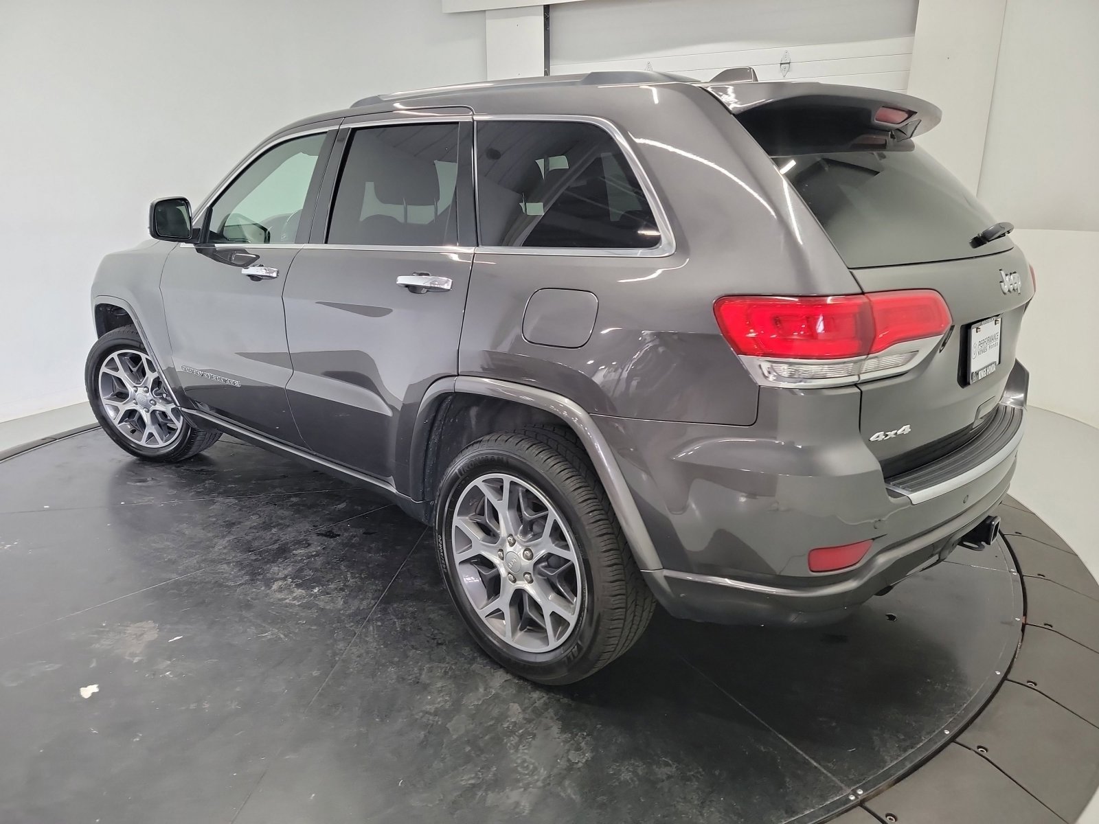 Used 2019 Jeep Grand Cherokee Overland AWD/4WD image 6